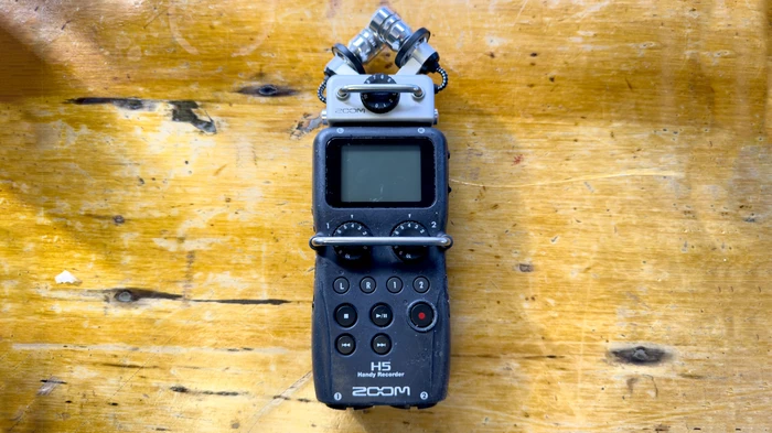 Photo of a Zoom H5 recorder