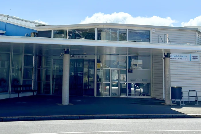 Exterior of Kilbirnie Library, housed in the same building as the Rec Centre